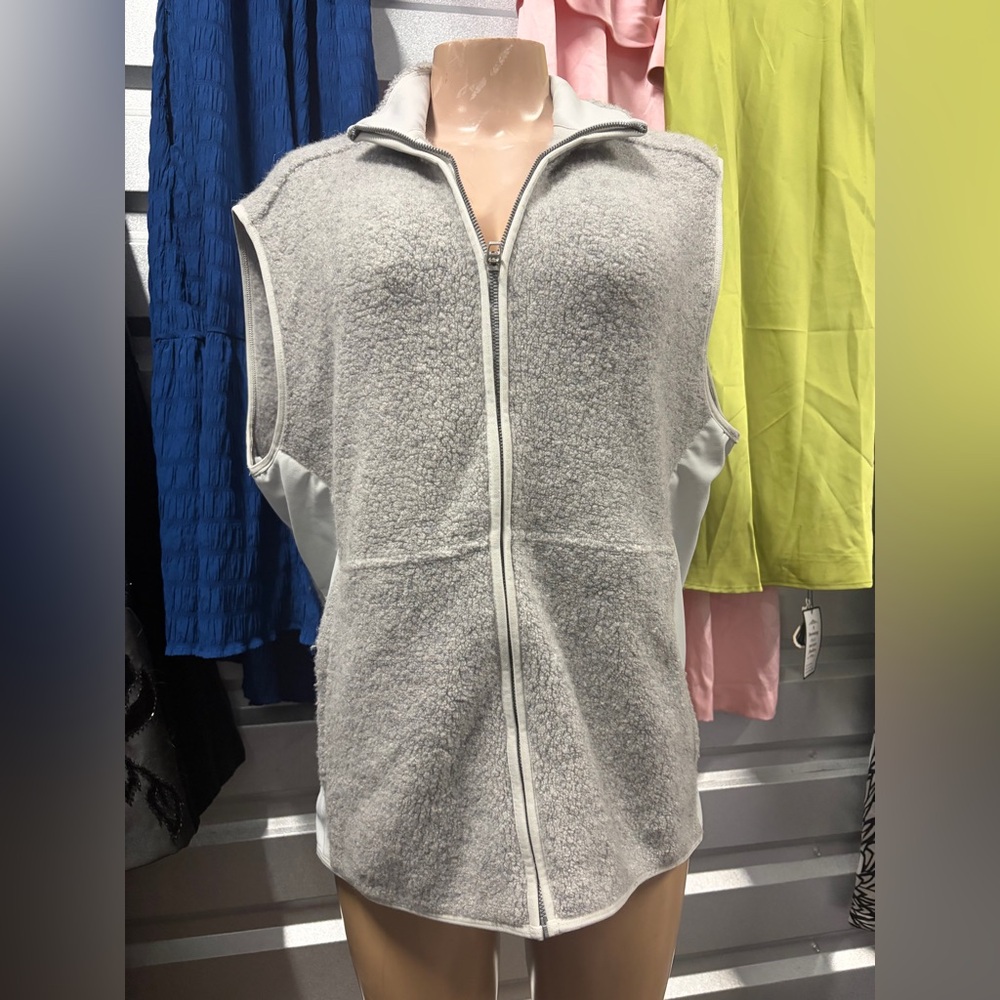 Lululemon Athletica Light Gray Fleece Vest